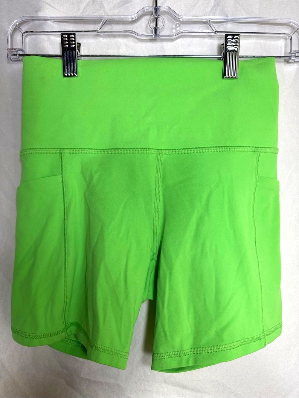 Athleta Salutation Stash Pocket II 5" Shorts Neon Lime Green XS